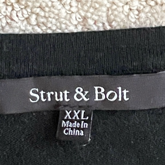 XXL Strut & Bolt Black Sweater Ruffle Detail - Picture 3 of 4